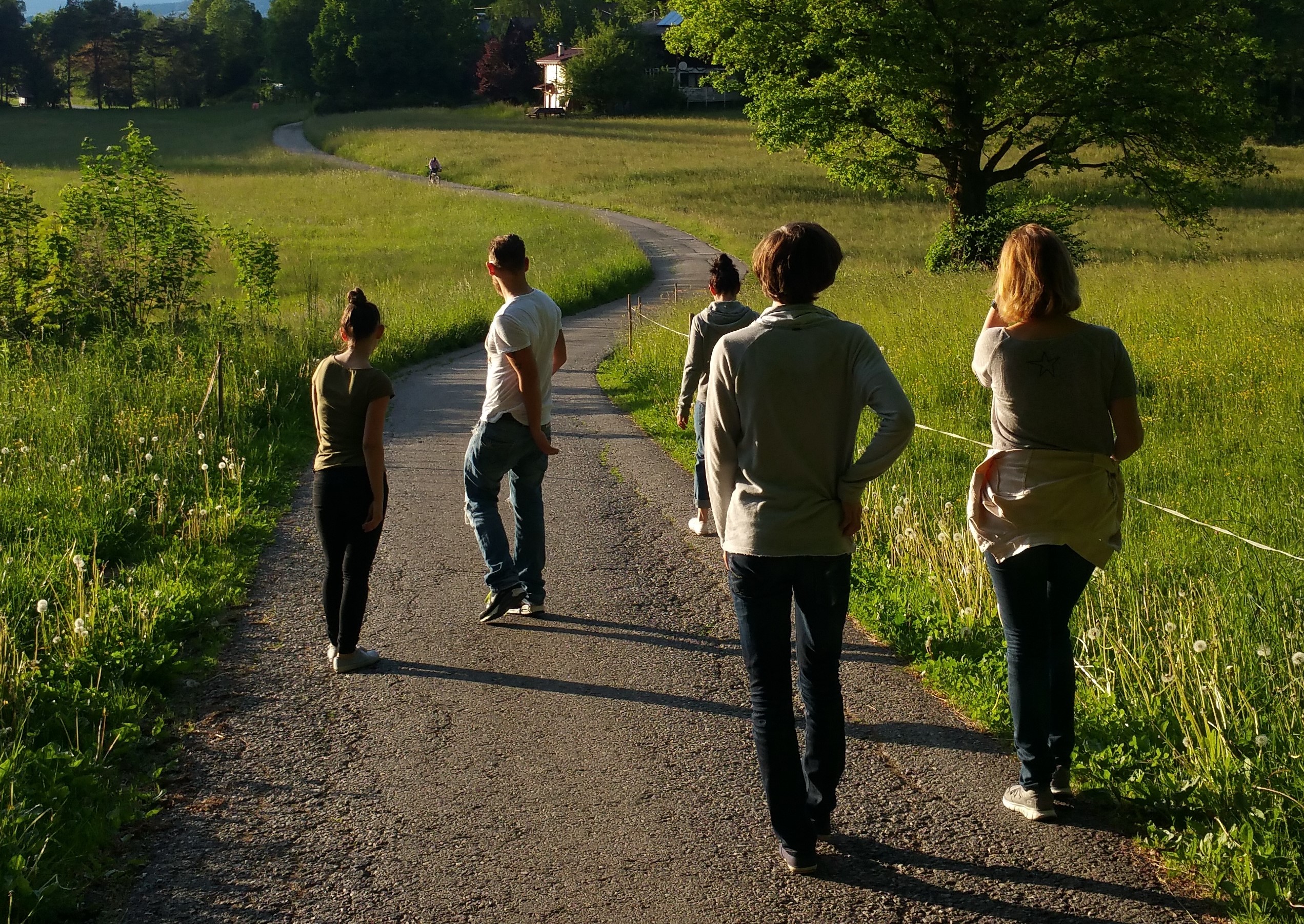Jugend und Eltern-breit